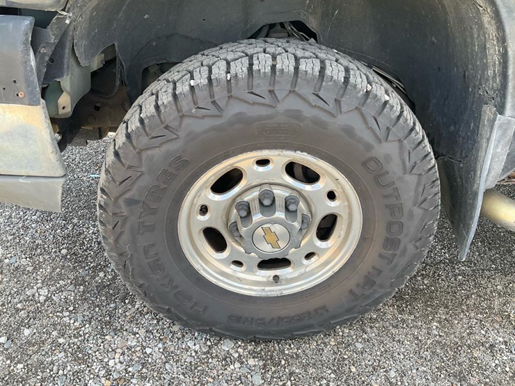 2003-chevrolet-silverado-image-16