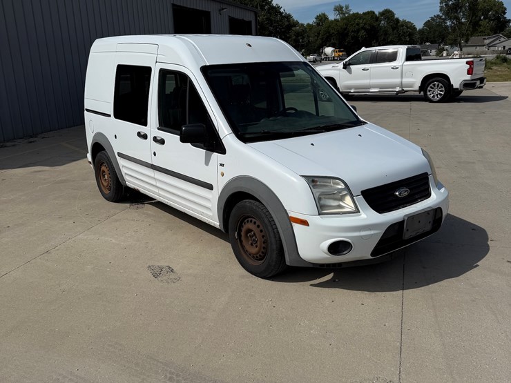 2012-utility-van-image-46