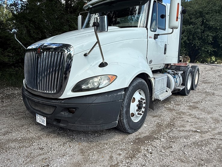 2015-international-prostar-image-2