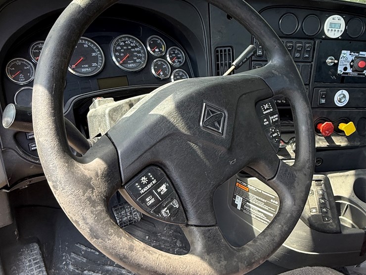 2015-international-prostar-image-16