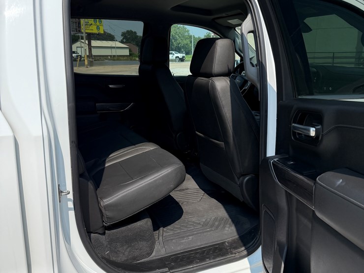 2019-chevrolet-silverado-image-32
