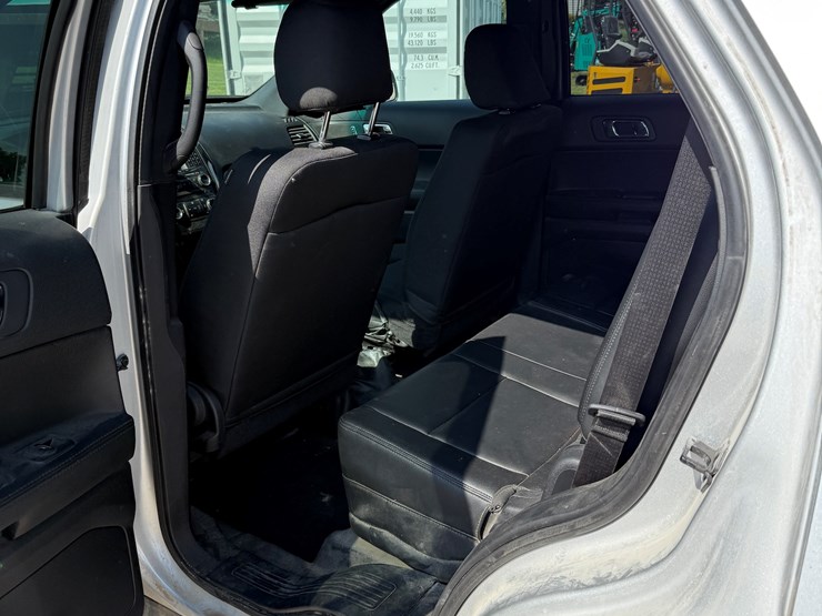 2016-ford-explorer-police-interceptor-image-26