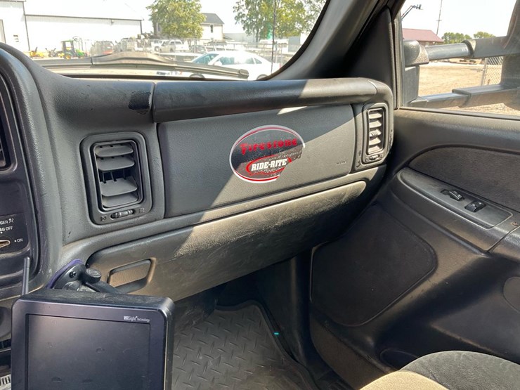 2003-chevrolet-silverado-image-80