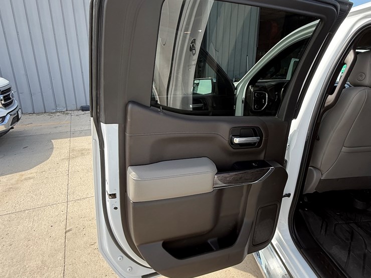 2019-chevrolet-k1500-image-19