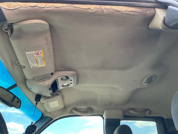 2003-chevrolet-silverado-image-81