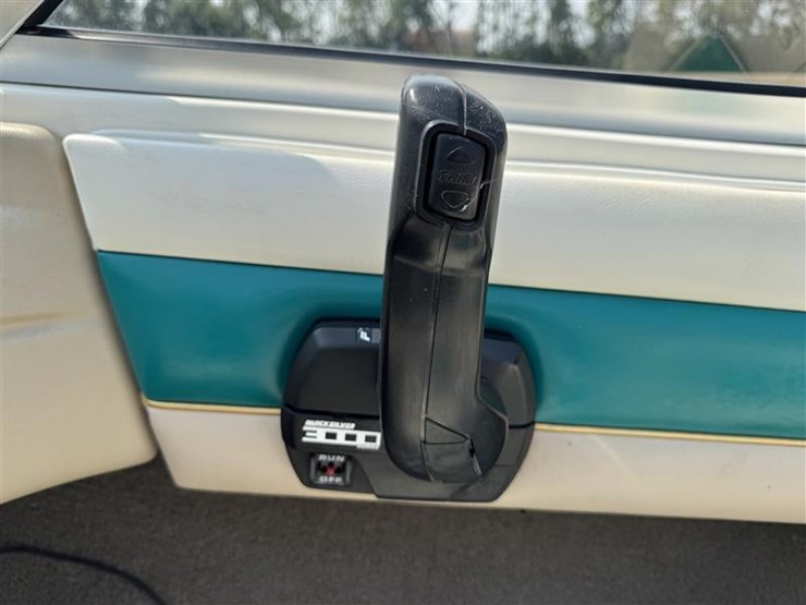 1995-rinker-captiva-190-image-14