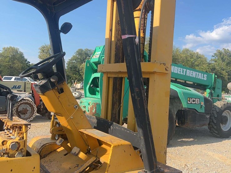 cat-v80d-warehouse-forklift-image-18
