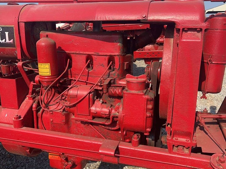 farmall-f-20-tricycle-tractor-image-17