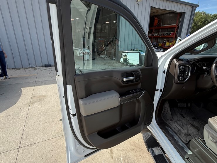2019-chevrolet-k1500-image-11