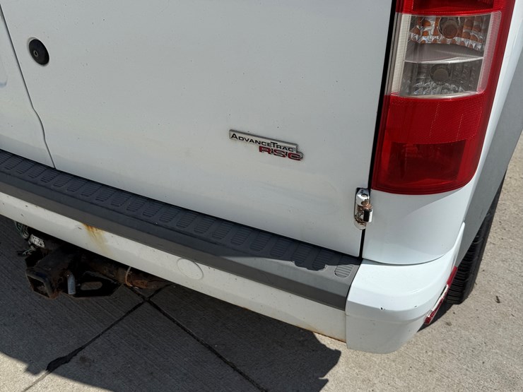 2012-utility-van-image-12