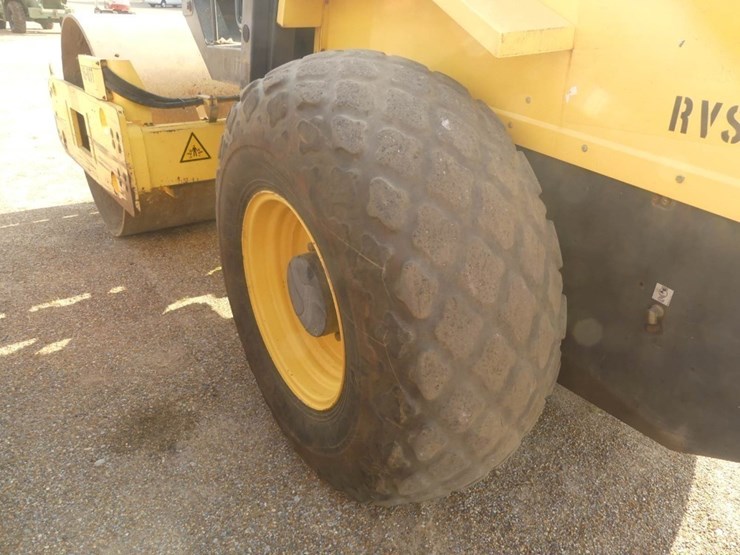2011-bomag-bw211d-40-image-15