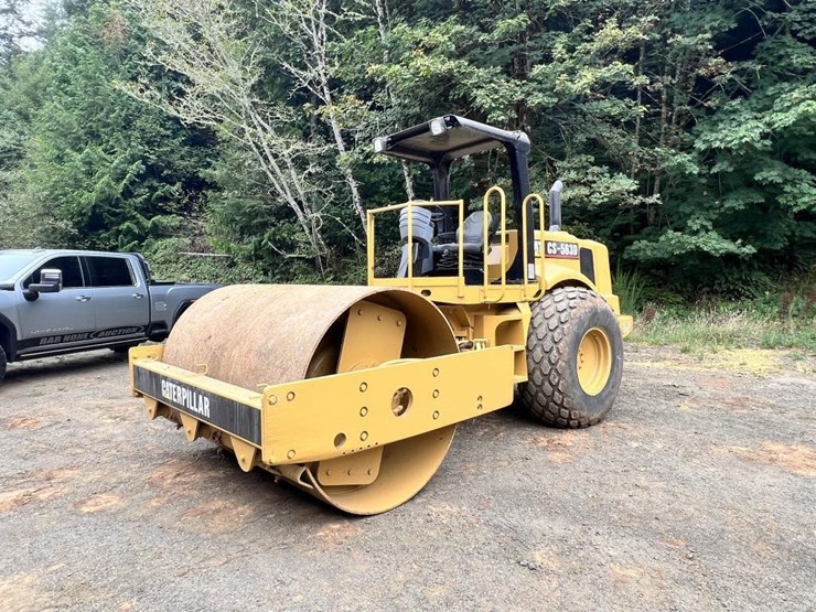 2000-caterpillar-cs-563d-image-1