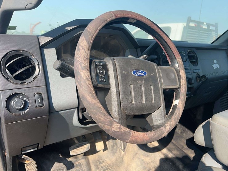 2012-ford-f250-xl-image-35