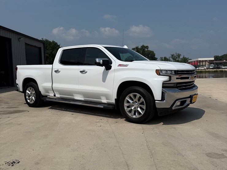 2019-chevrolet-silverado-image-1