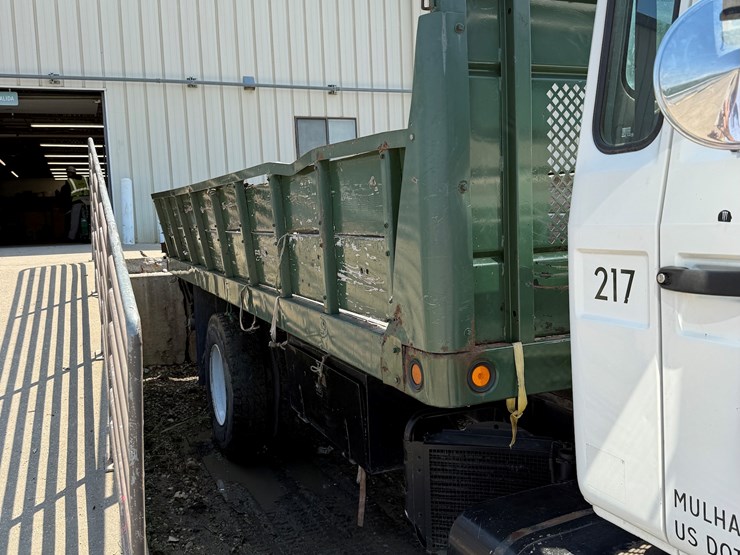 #104-•-1998-mack-single-axle-dually-dump-truck-image-17