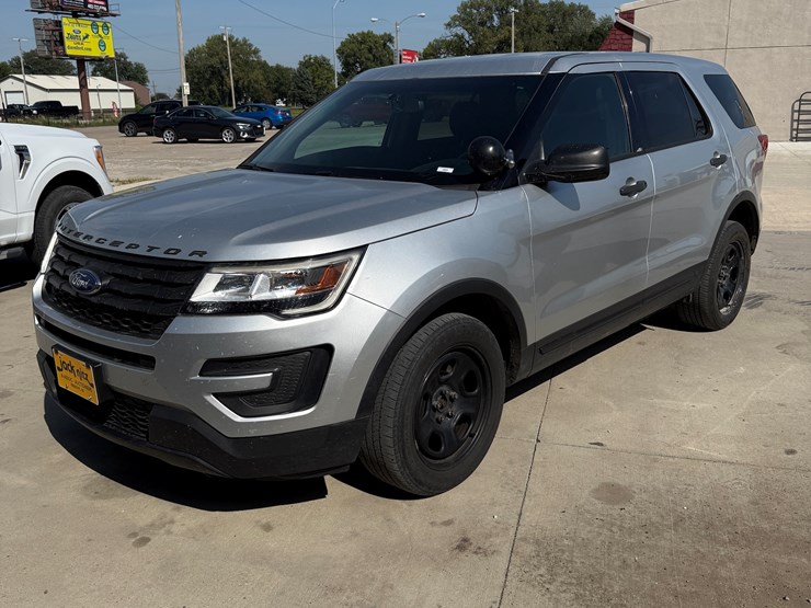 2016-ford-explorer-police-interceptor-image-4