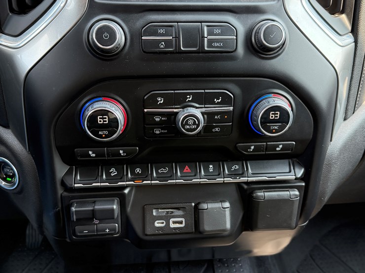 2019-chevrolet-silverado-image-45