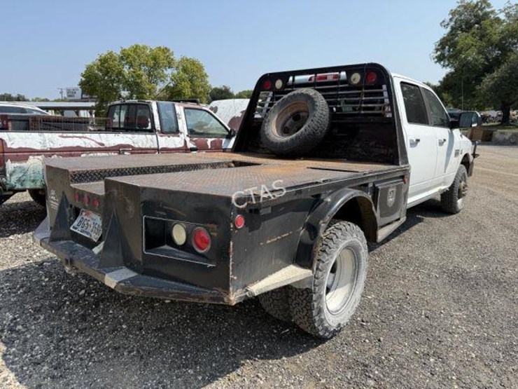 2011-dodge-ram-3500-image-4