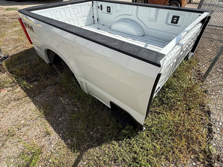 #22-•-2024-ford-pickup-box-&-rear-bumper-image-5