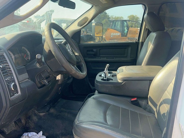 2018-dodge-ram-4500-image-28