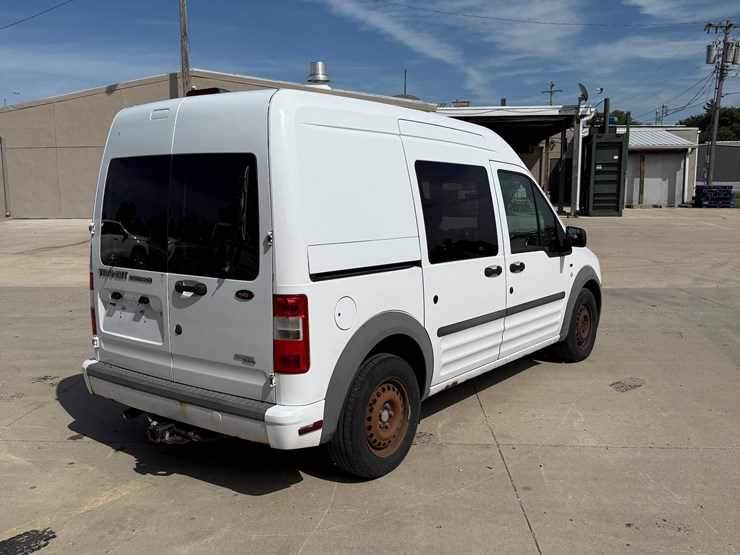 2012-utility-van-image-50