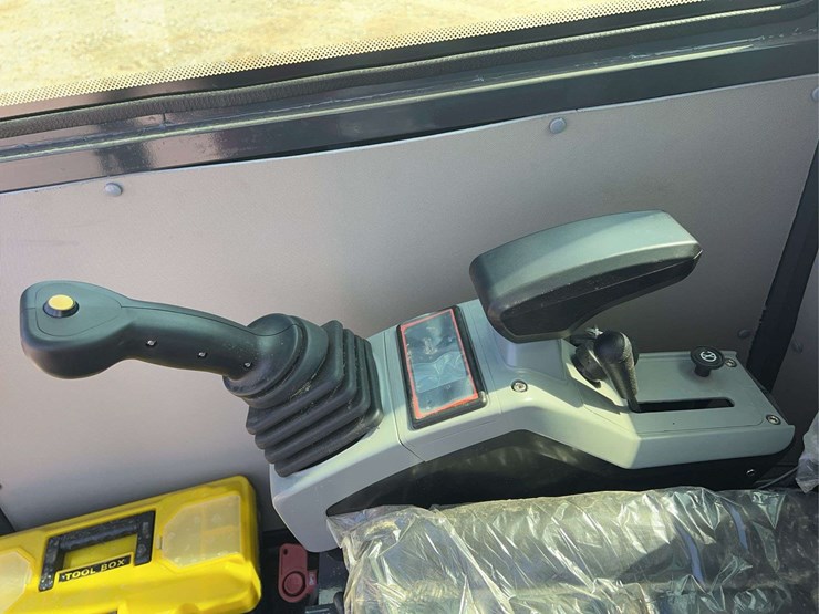 agt-my50r-mini-excavator-image-27