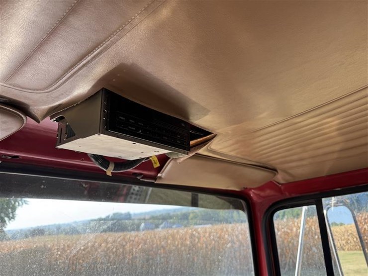 1995-ford-l8000-image-23