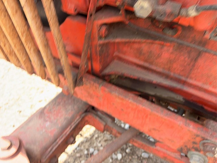case-1370-cab-tractor-image-29