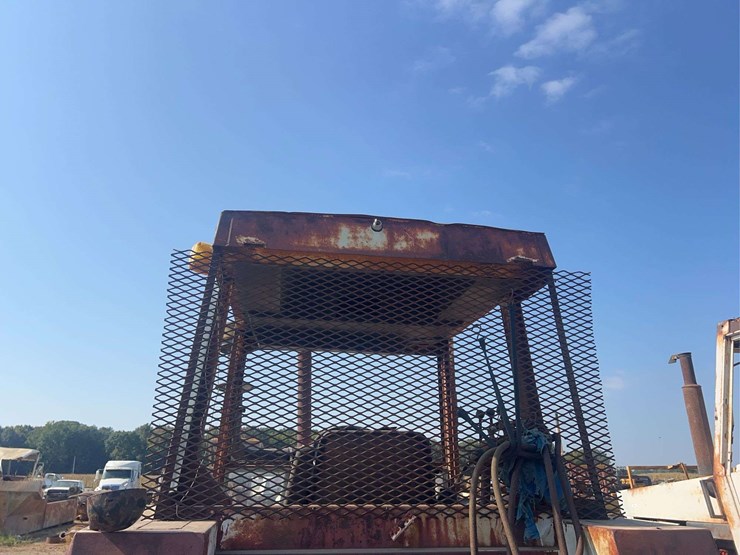 case-1175-cab-tractor-image-17