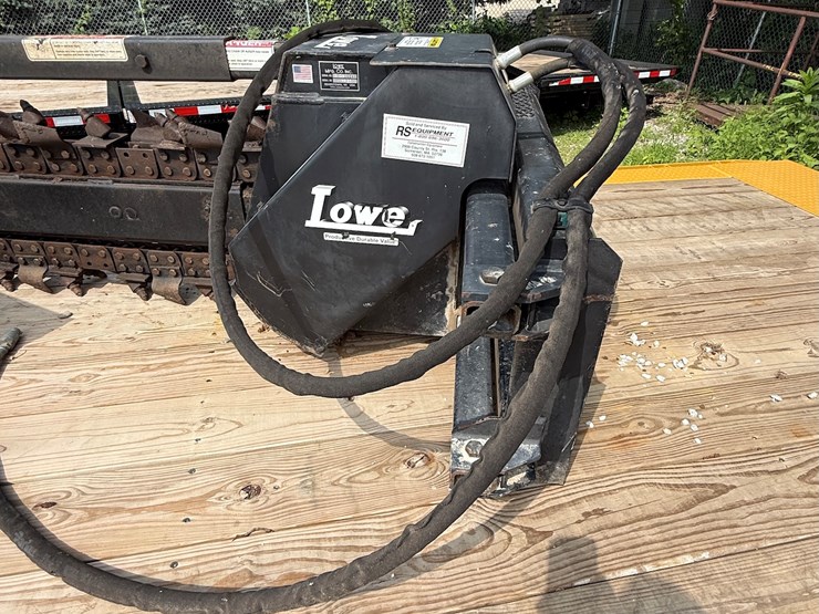 #9-•-lowe-xr25-hydraulic-drive-trencher-attachment-for-skidloaders-image-4