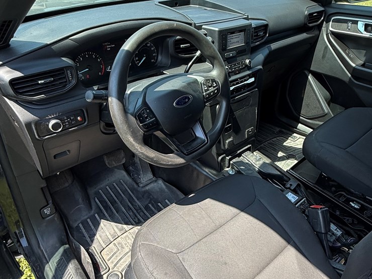 2021-ford-explorer-police-interceptor-image-13