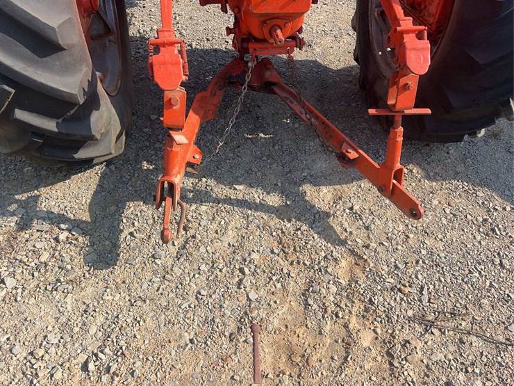 allis-chalmers-d17-tractor-image-14