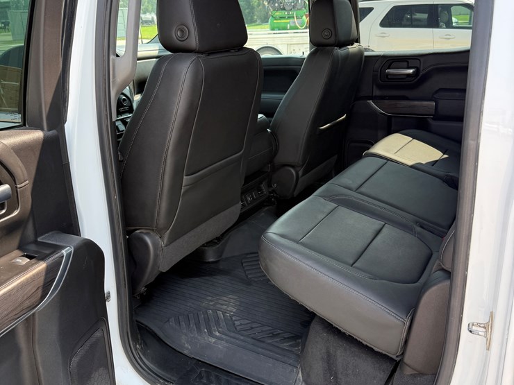 2019-chevrolet-silverado-image-36