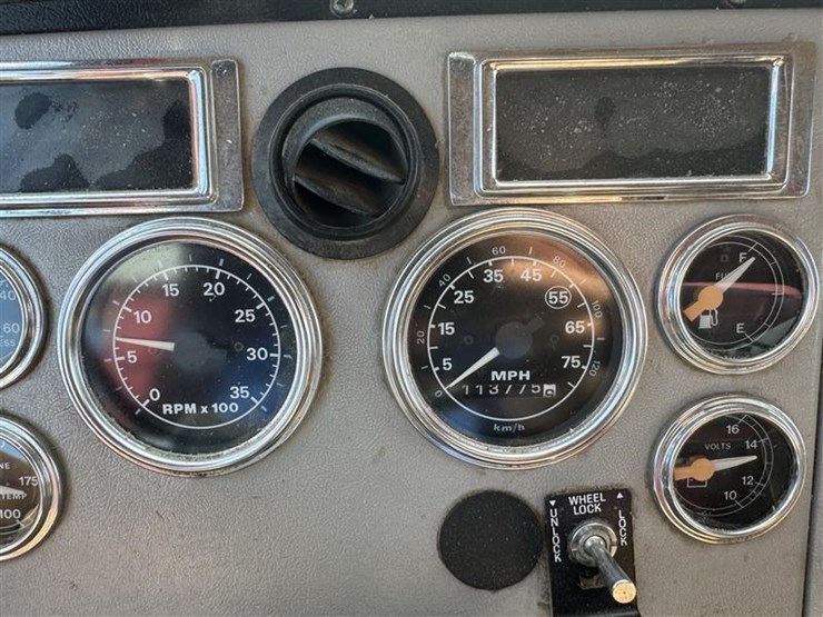 1995-ford-l8000-image-19