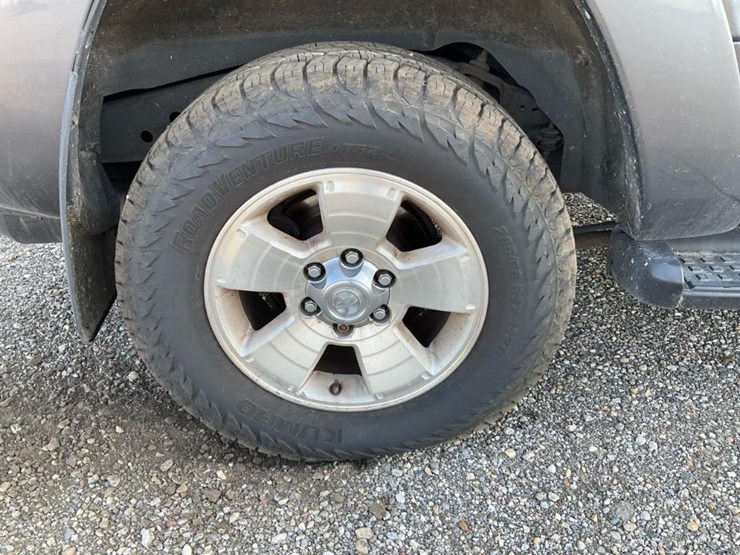 2004-toyota-4-runner-image-31