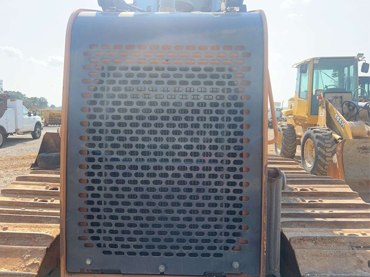2021-case-1150m-cab-dozer-image-9