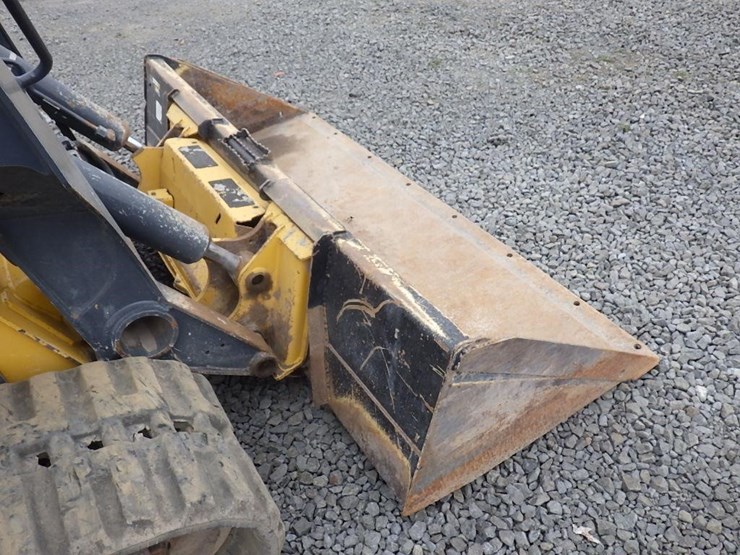 2020-deere-333g-image-9