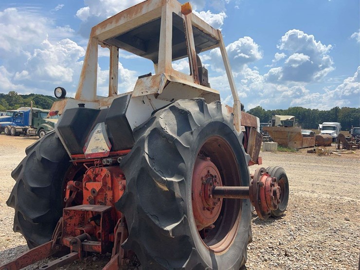 case-1370-cab-tractor-image-4