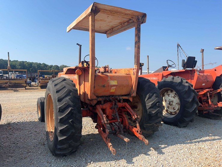 allis-chalmers-xt-series-3-tractor-image-2