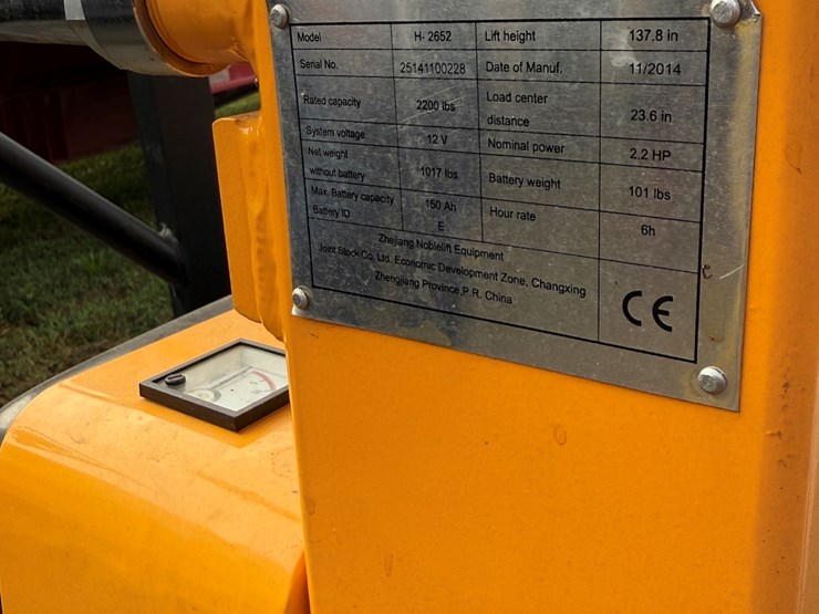#61-•-2015-uline-h-2652-hydraulic-straddle-stacker-hydraulic-walk-behind-pallet-jack-image-2