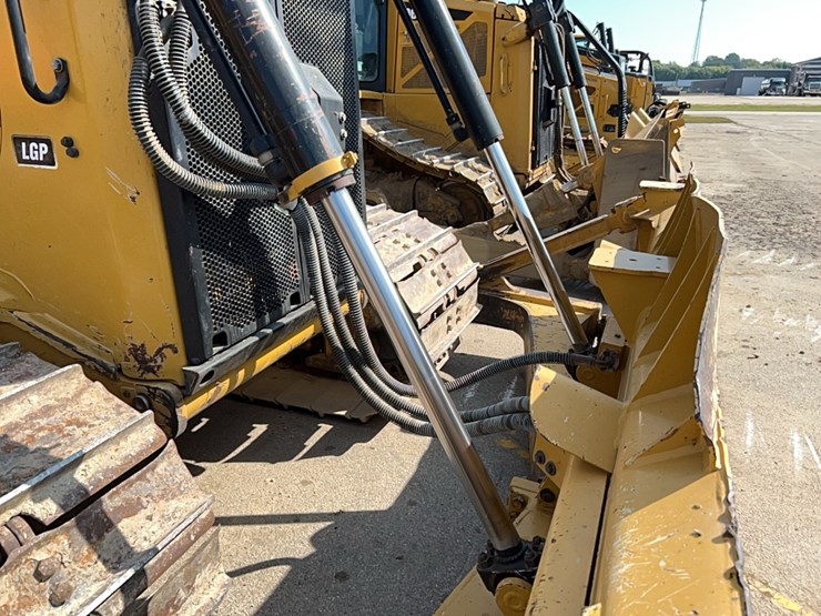 2020-caterpillar-d6-lgp-image-3