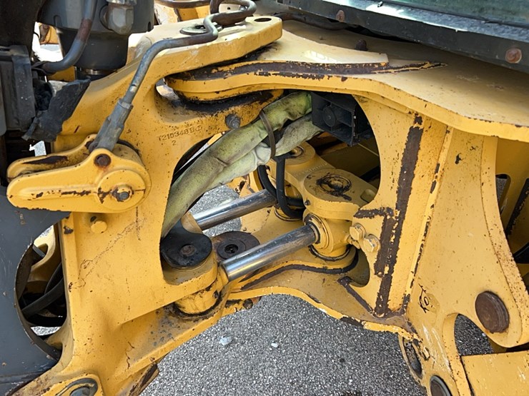 deere-410j-image-8