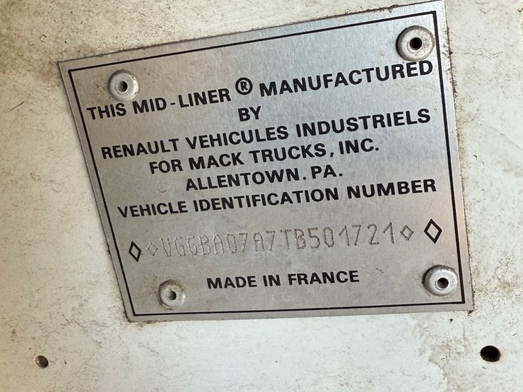 #70-•-1995-mack-midliner-single-axle-conventional-dump-truck-image-4