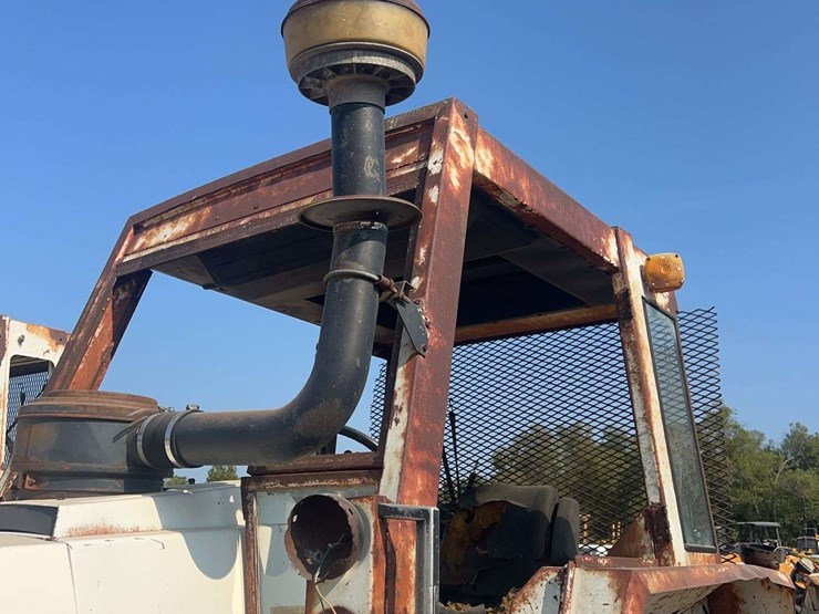 case-1175-cab-tractor-image-13