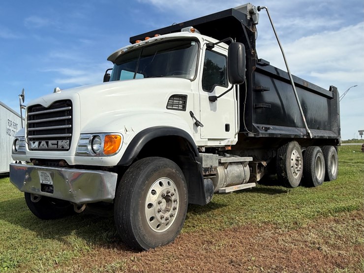#16-•-2006-mack-cv713-granite-triple-axle-conventional-dump-truck-image-1