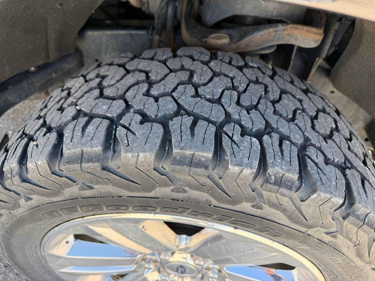2020-ford-f150-lariat-image-9