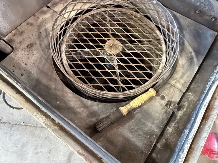 #112-•-hotsy-stationary-parts-washer-image-3