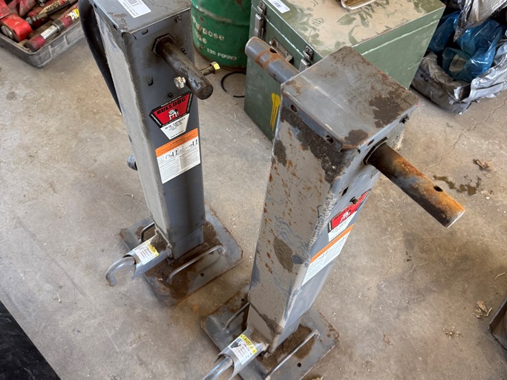 #129-•-(2)-bulldog-10,000-lb.-trailer-jacks-image-4