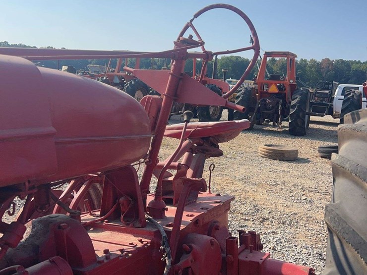 farmall-m-tricycle-tractor-image-11
