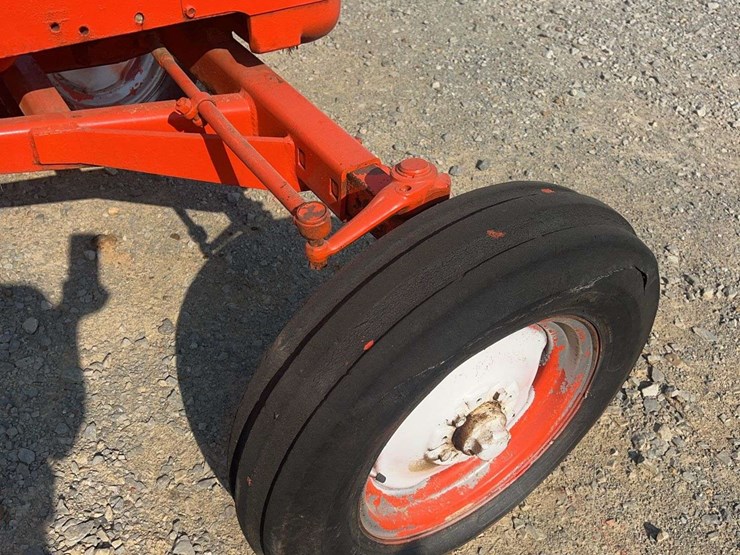 allis-chalmers-d17-tractor-image-21